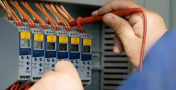 electrical contractors performing professional electrical system testing and configuration in Glendale, AZ